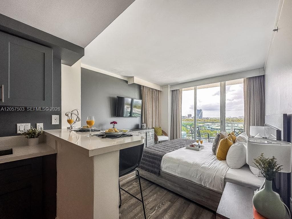 Condo at 2889 Mcfarlane Rd, Miami — photo 2