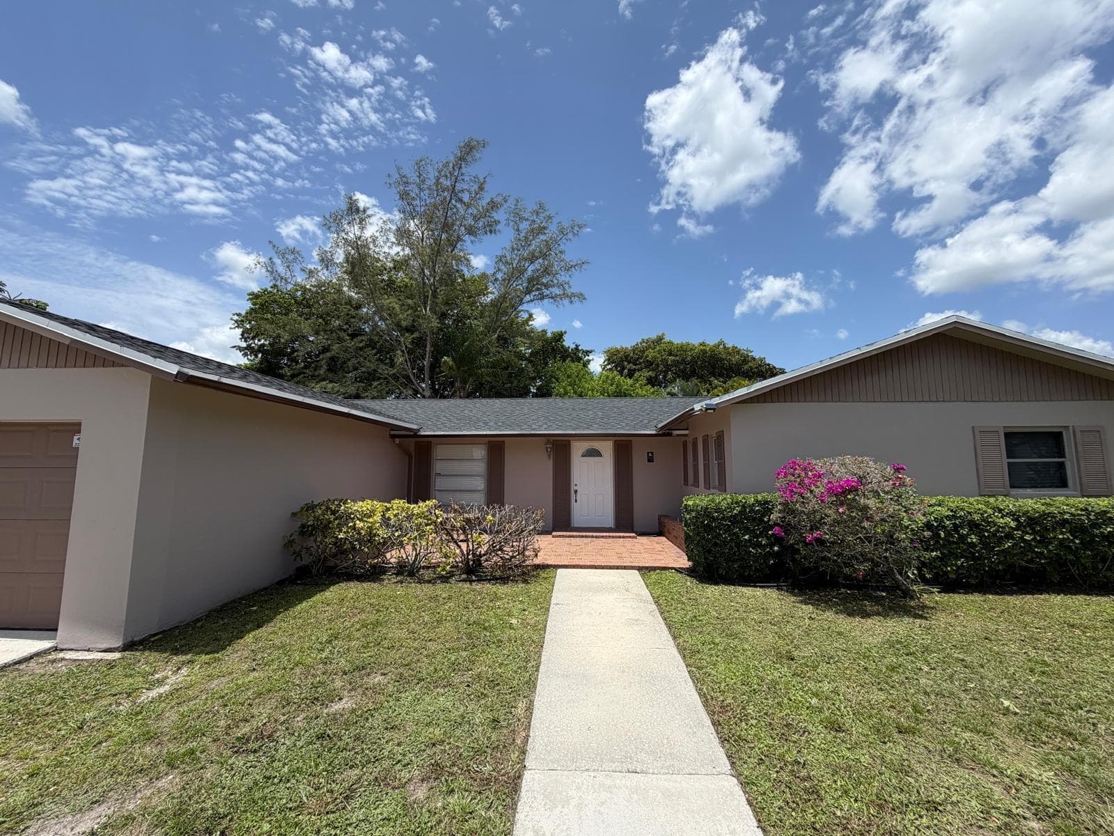 Single-family home at 10241 Sleepy Brook Way, Boca Raton, FL