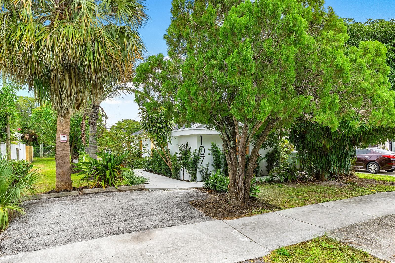 Single-family home at 107 SW 4TH Avenue, Delray Beach, FL