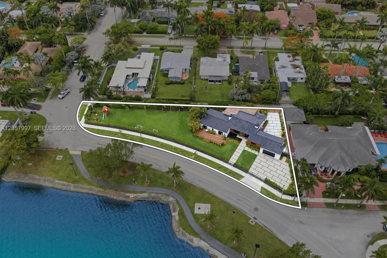Single-family home at 1204 S Northlake Dr, Hollywood, FL