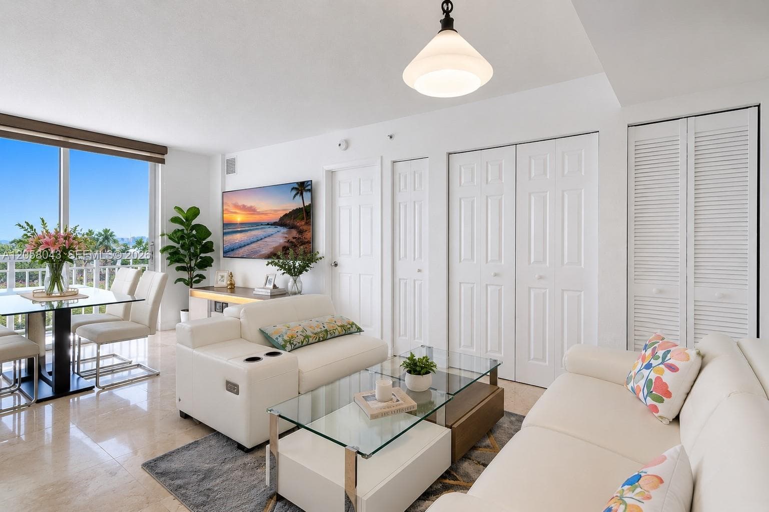 Condo en 816 NW 11th St, Miami — foto 1
