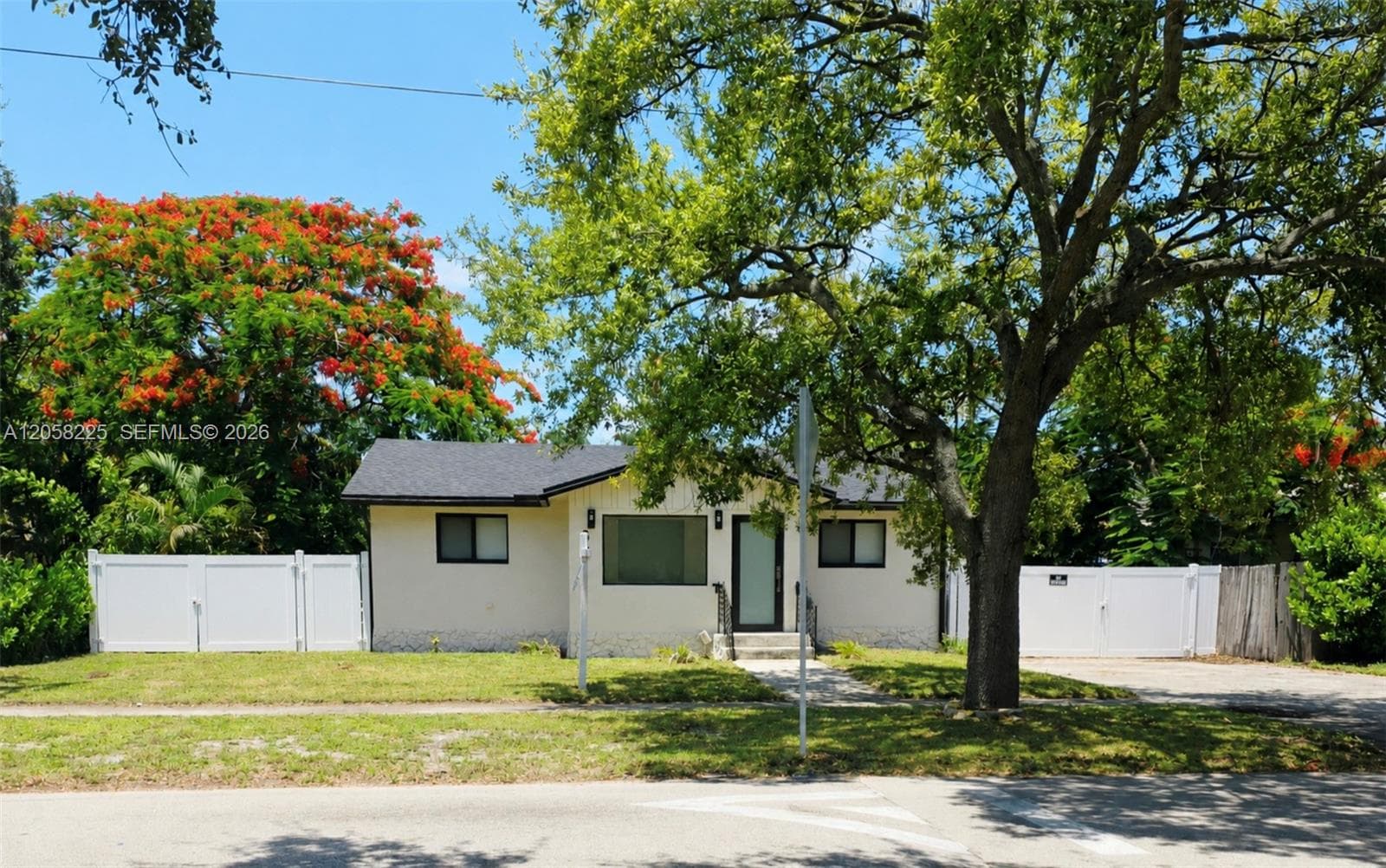 Single-family home at 601 NE 1st St, Pompano Beach, FL
