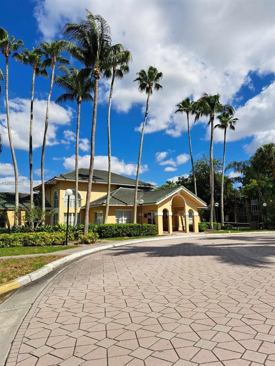 Condo at 4015 W Mcnab Rd, Pompano Beach, FL