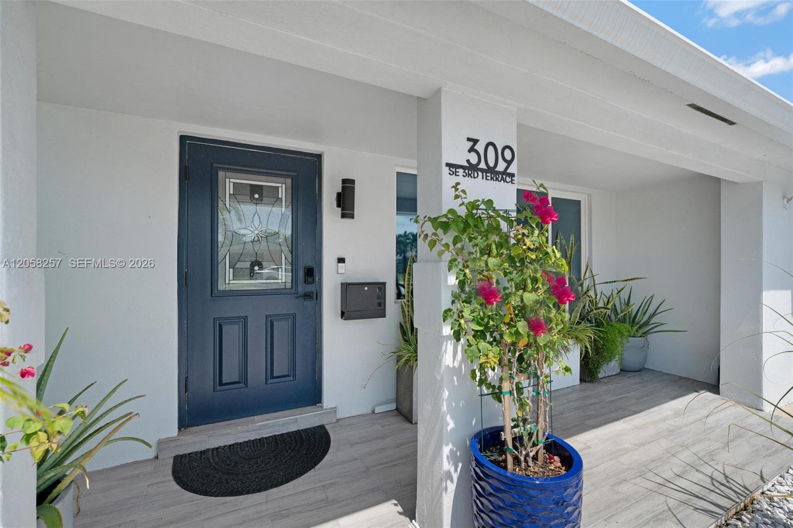 Single-family home at 309 SE 3rd Ter, Deerfield Beach — photo 2