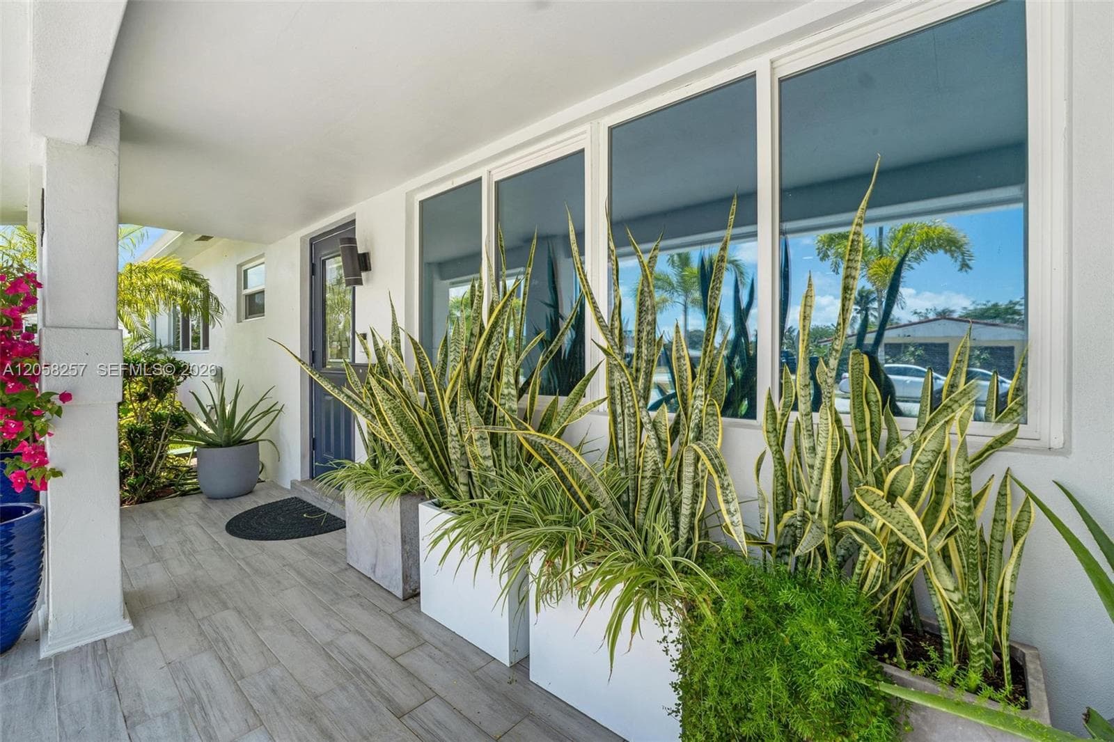 Single-family home at 309 SE 3rd Ter, Deerfield Beach — photo 3