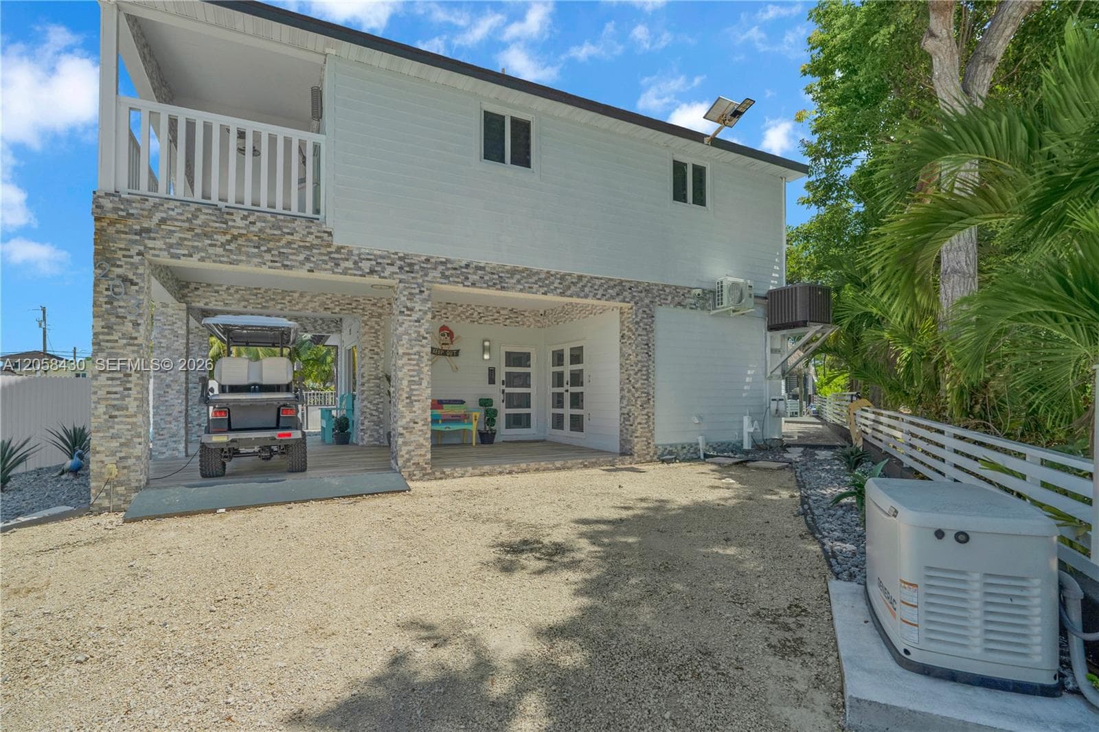 Single-family home at 203 Pimilico Ln, Key Largo, FL