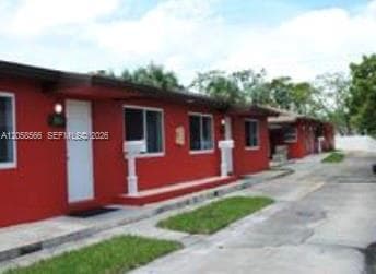 Single-family home at 2513 Lincoln St, Hollywood, FL