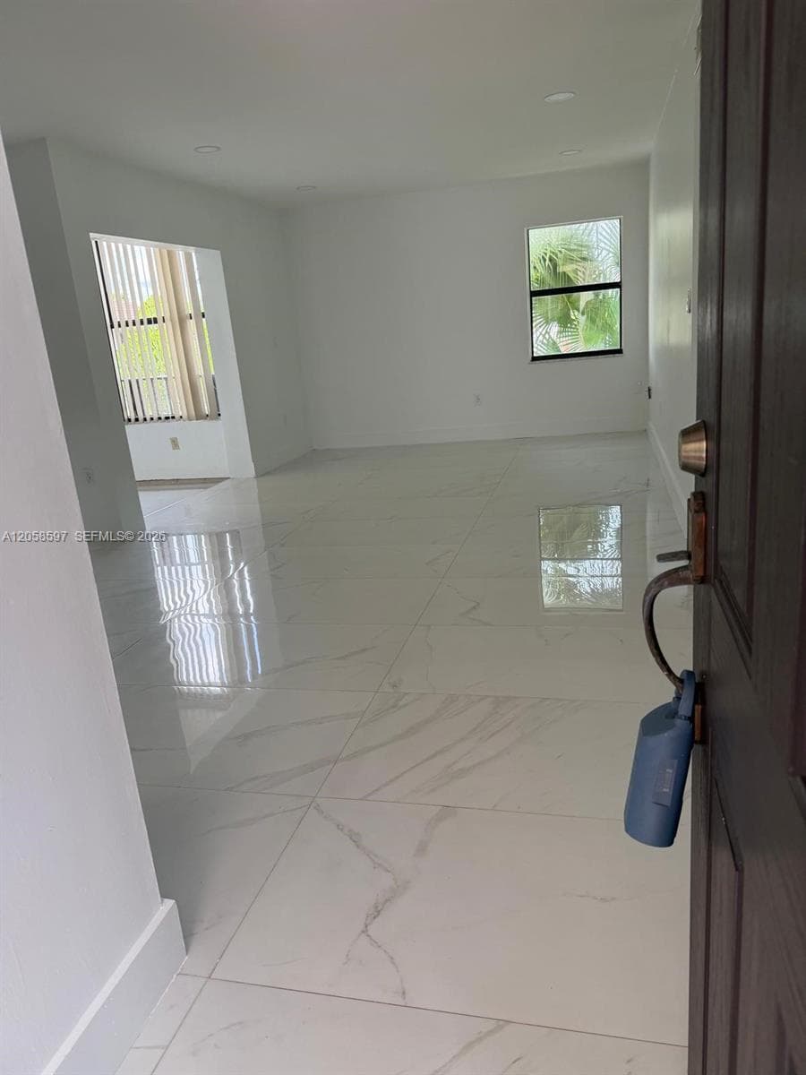 Condo at 10875 NW 7th St, Miami — photo 3
