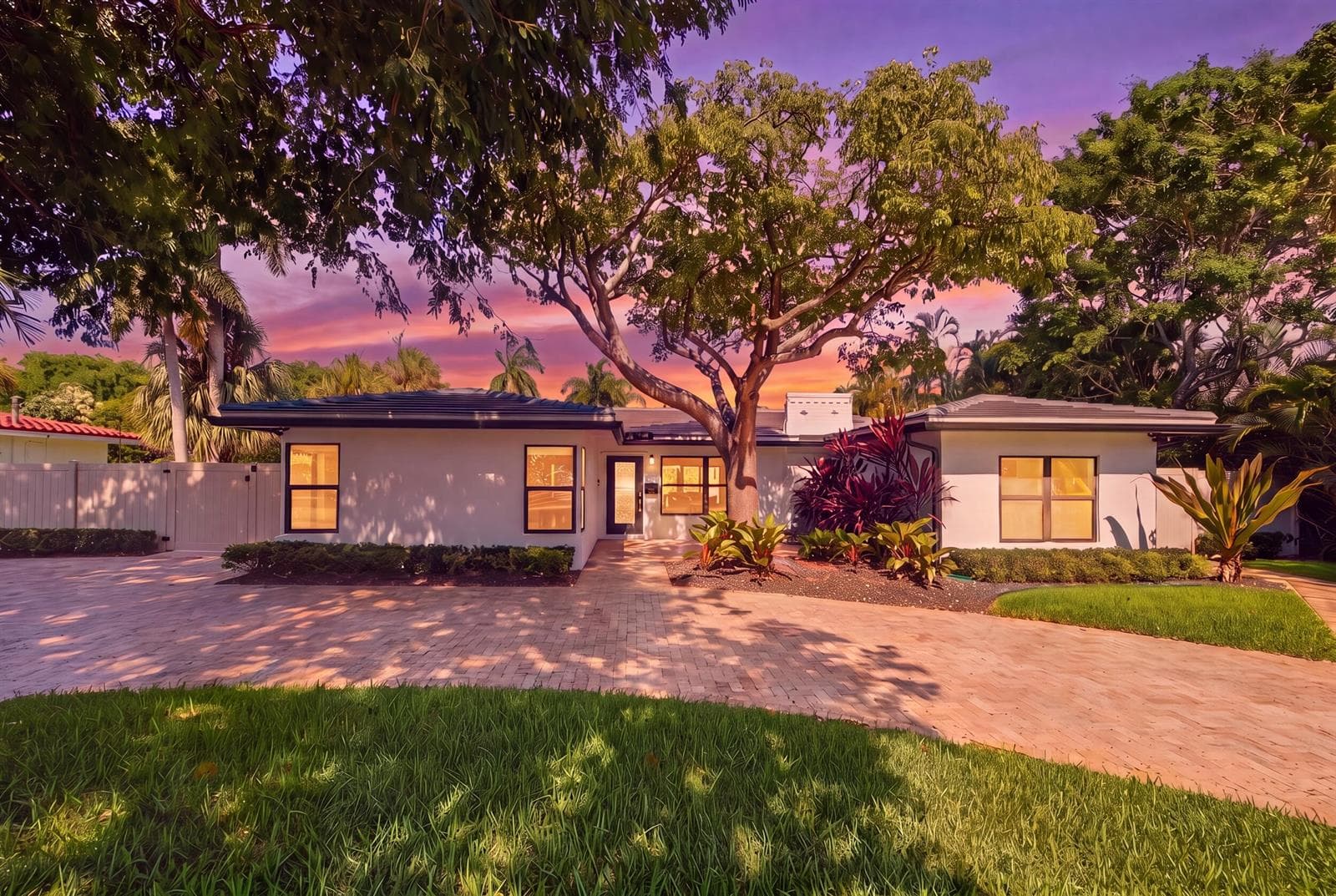 Single-family home at 1619 Bayview Drive, Fort Lauderdale, FL