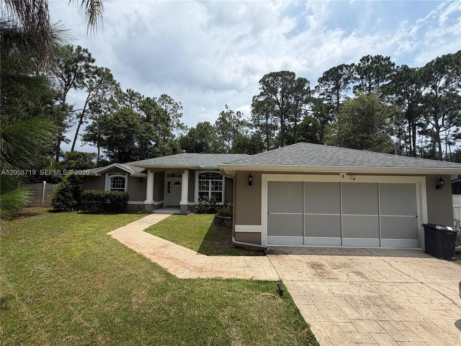 Single-family home at 8 wayler pl, Palm Coast, FL