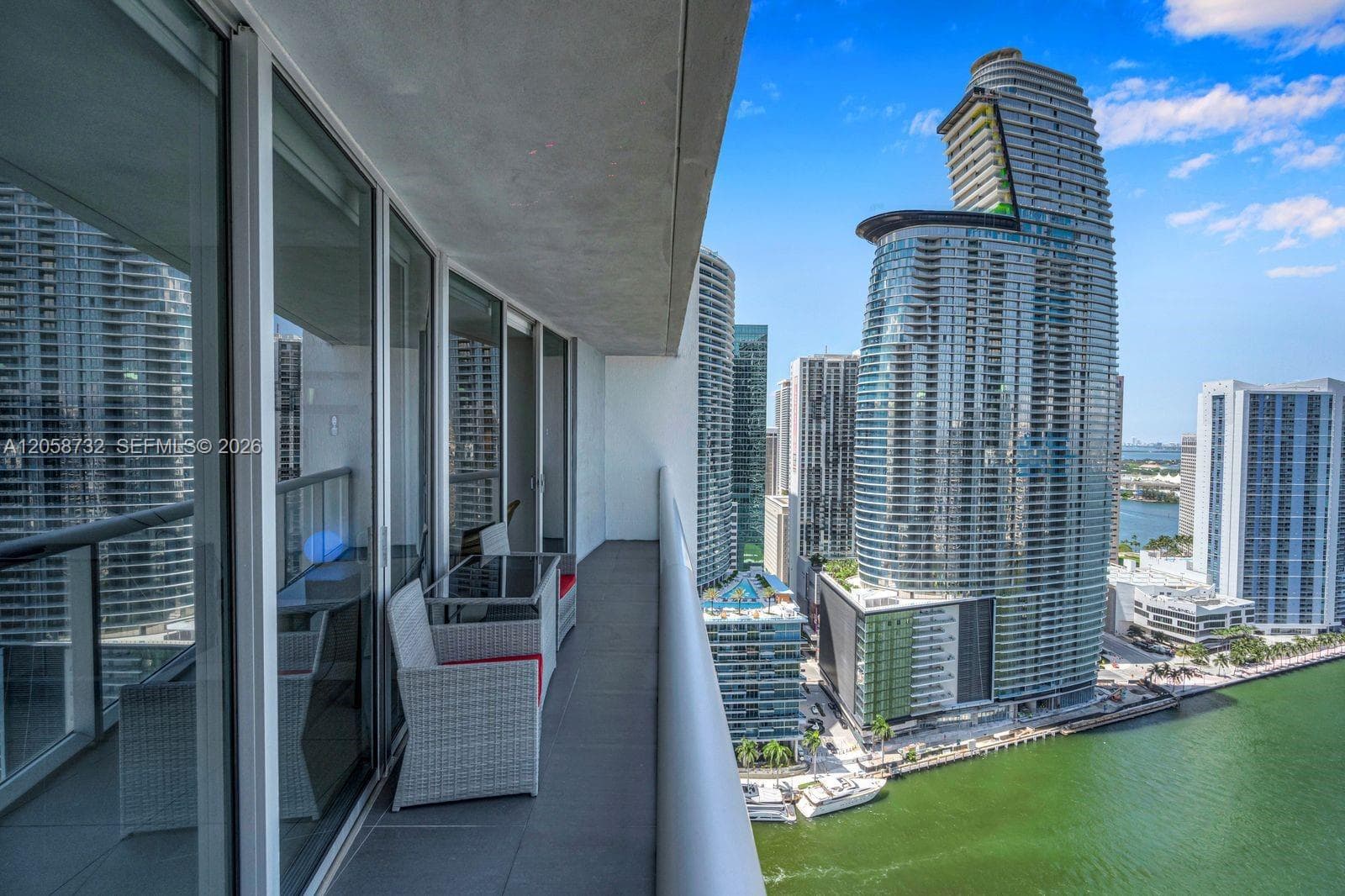 Condo at 485 Brickell Ave, Miami — photo 1