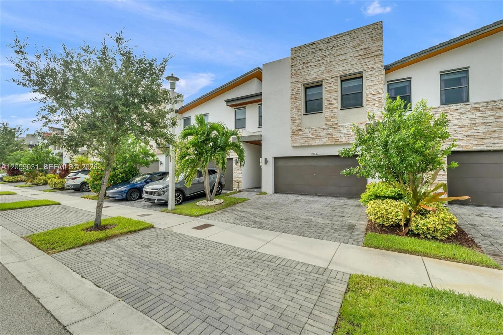 Townhouse at 10533 NW 78th Ter, Doral, FL