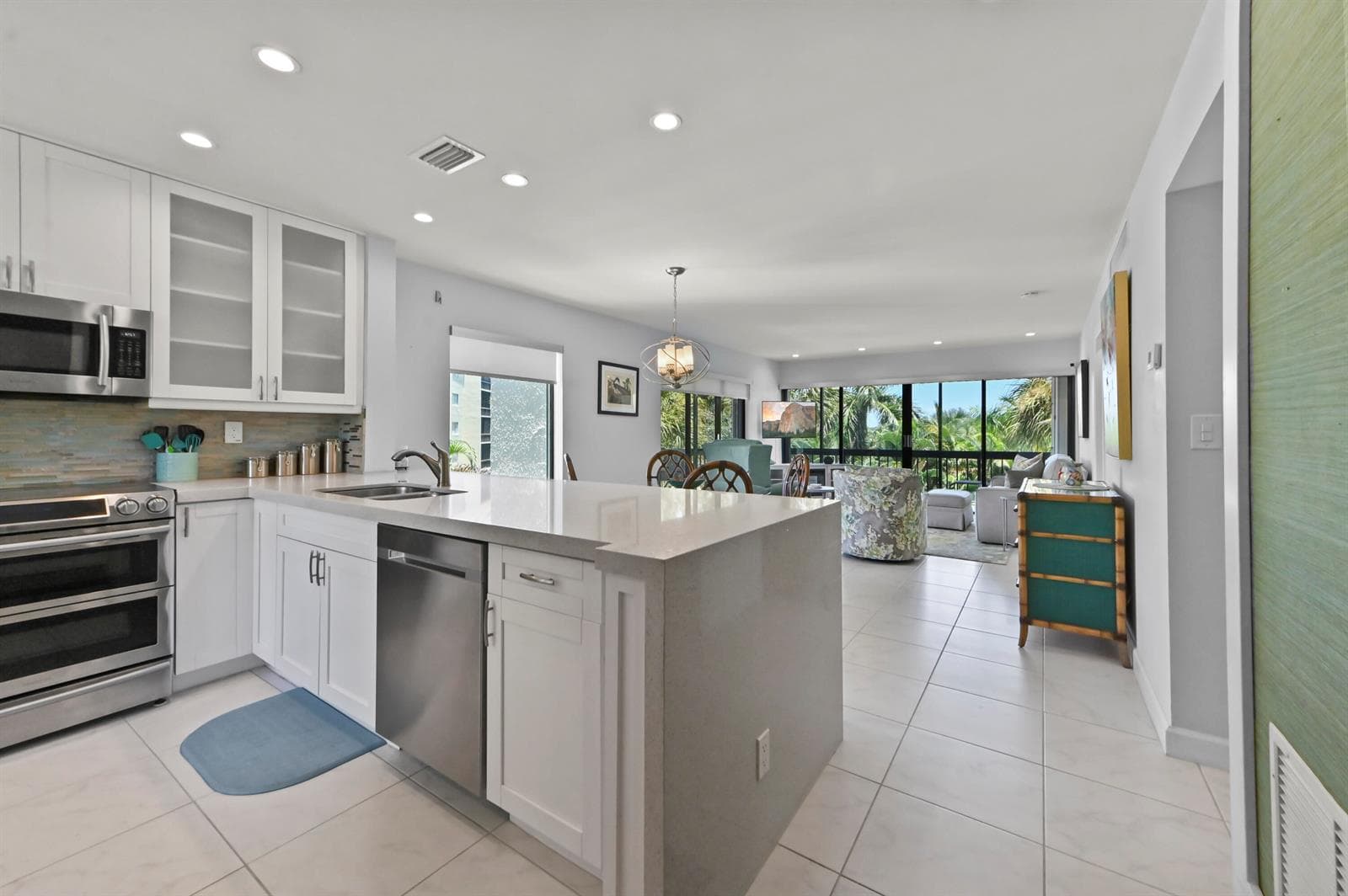 Condo at 2550 Presidential Way, West Palm Beach, FL