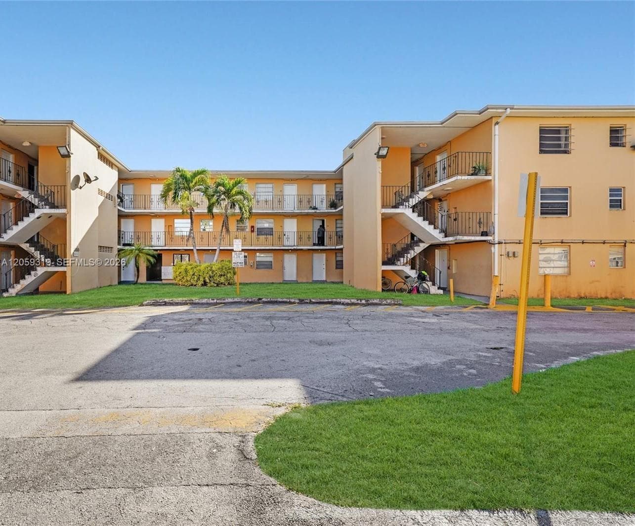 Condo at 3855 SW 79th Ave, Miami, FL