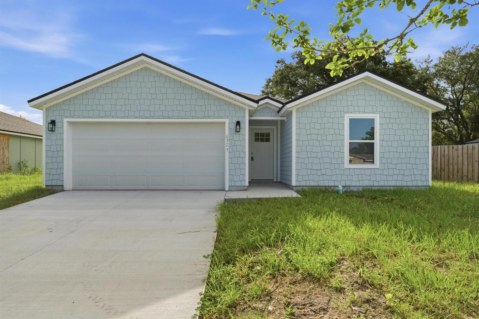 Single-family home at 4327 Bessie Circle E, Jacksonville, FL
