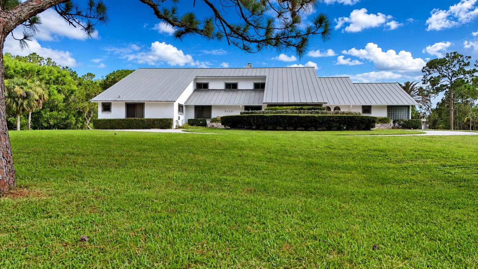 Single-family home at 3120 SE Downwinds Road, Jupiter, FL