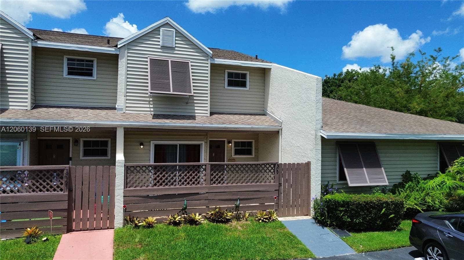 Townhouse at 309 W Hemingway Cir, Margate, FL