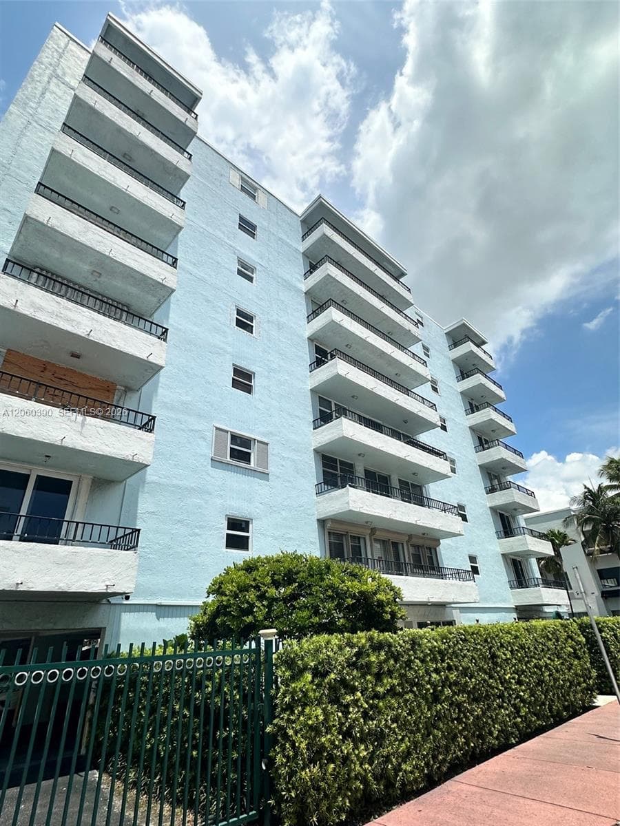Condo at 720 Collins Ave, Miami Beach, FL