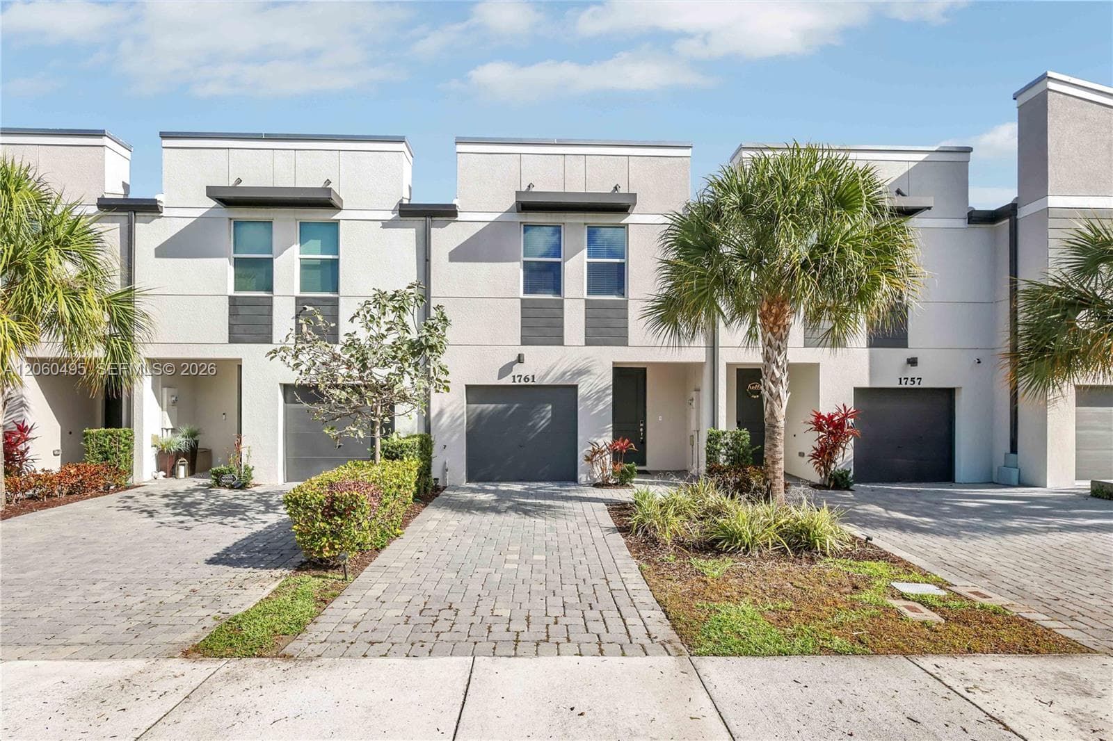Townhouse at 1761 Lindley St, West Palm Beach, FL