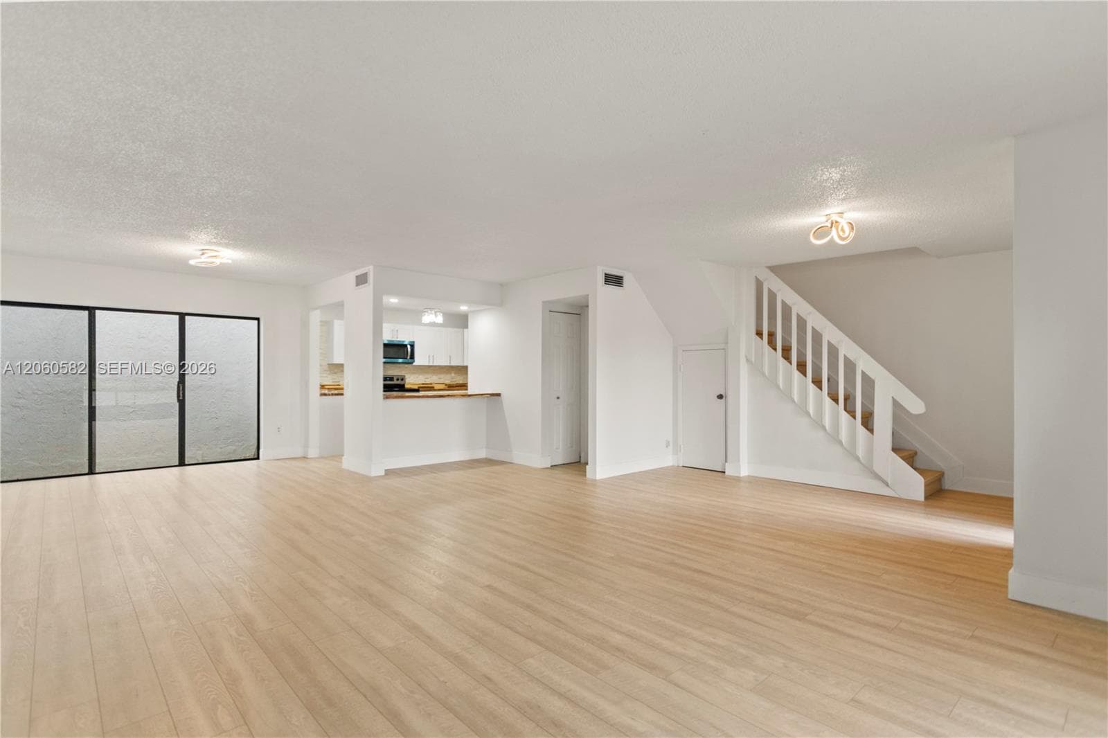 Townhouse at 6745 NW 169th St, Hialeah, FL