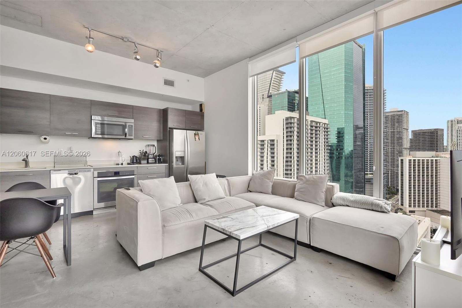 Condo at 151 SE 1st St, Miami — photo 1