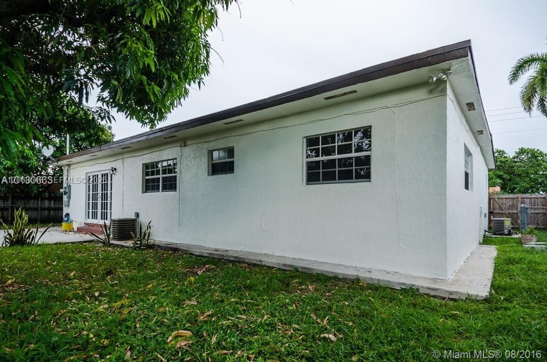 Single-family home en 5360 W 2nd Ave, Hialeah — foto 3