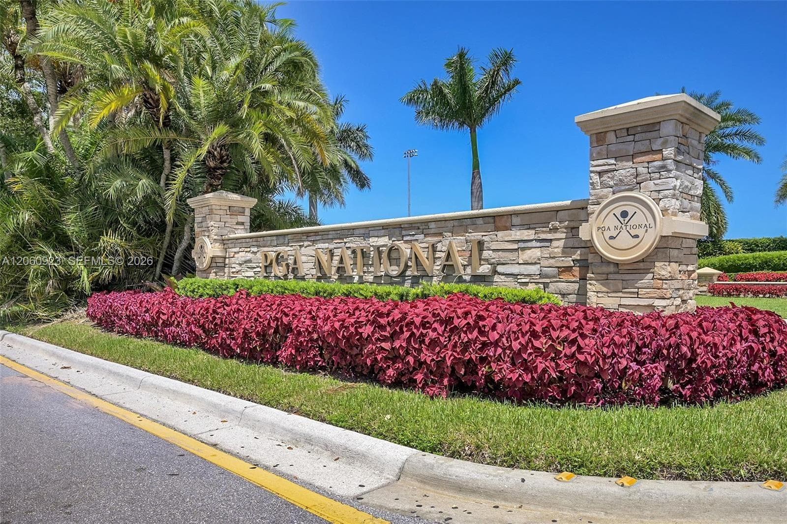 Townhouse at 362 Prestwick Cir, Palm Beach Gardens, FL