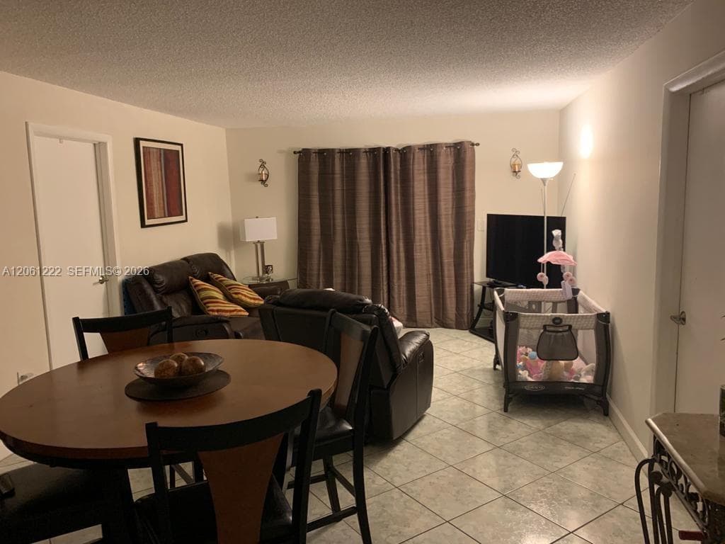Condo en 4803 NW 7th St, Miami — foto 1