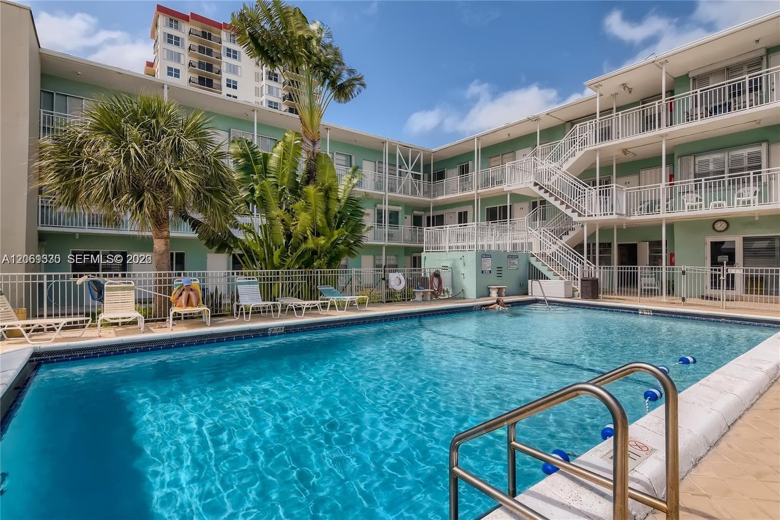 Co-op at 1504 S Surf Rd, Hollywood, FL