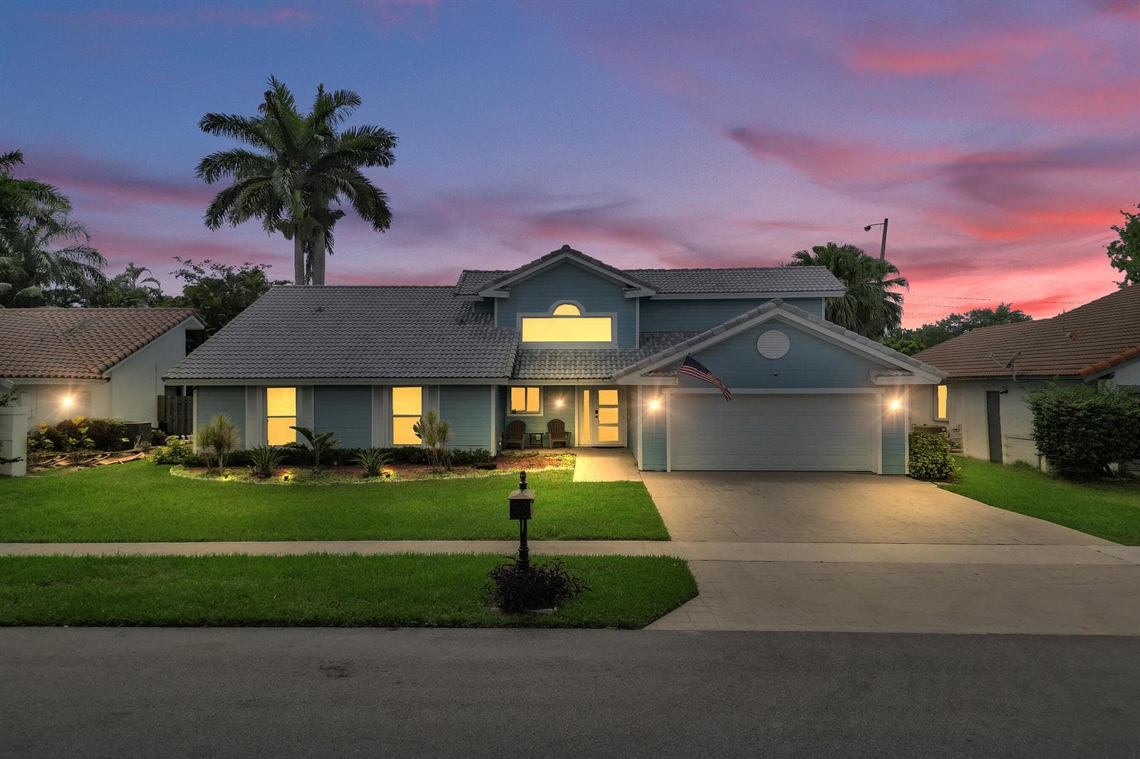 Single-family home at 1711 W Oak Knoll Circle, Davie, FL