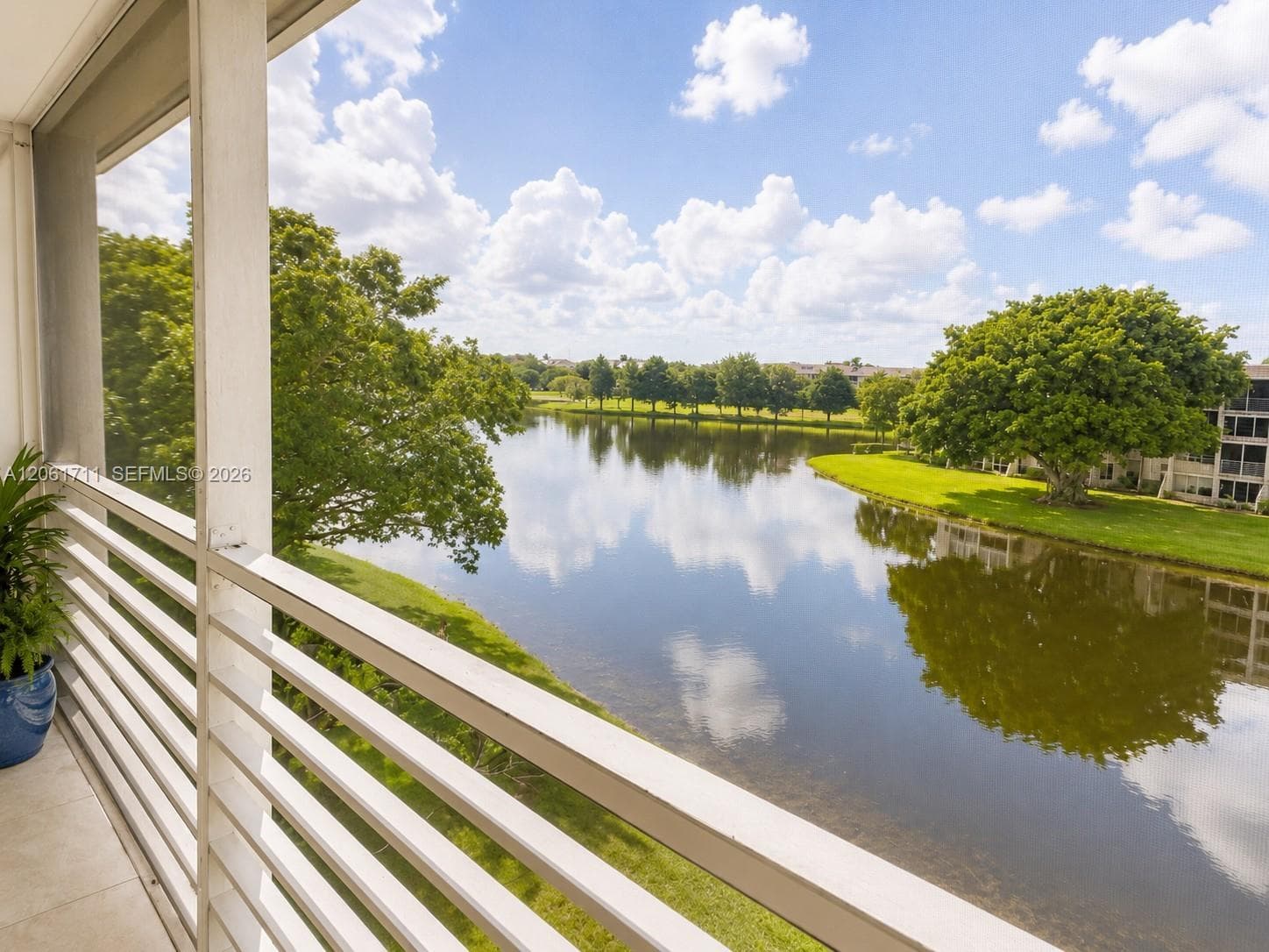 Condo at 9420 Poinciana Pl, Davie, FL