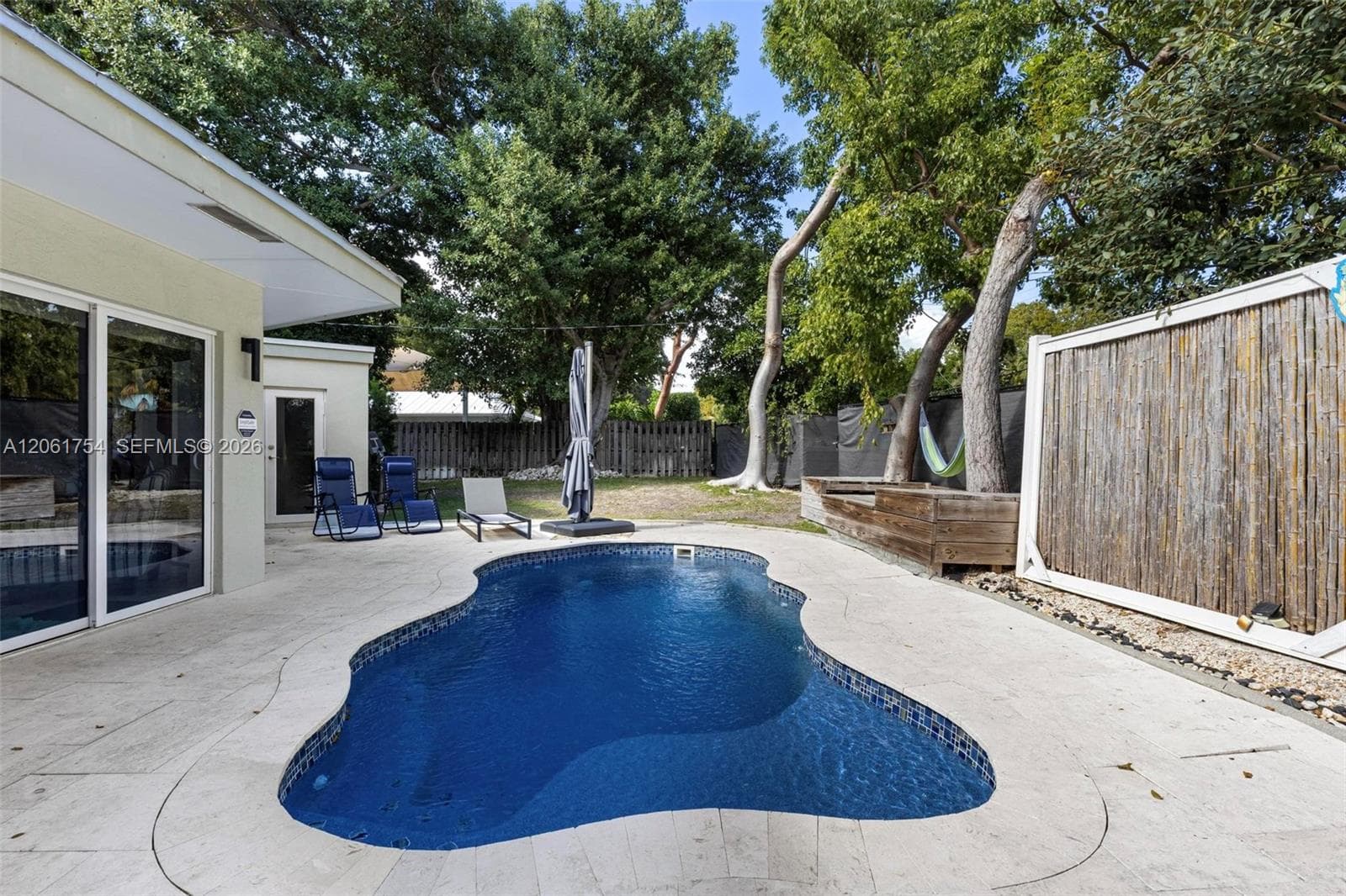 Single-family home at 157 Navajo St, Tavernier, FL