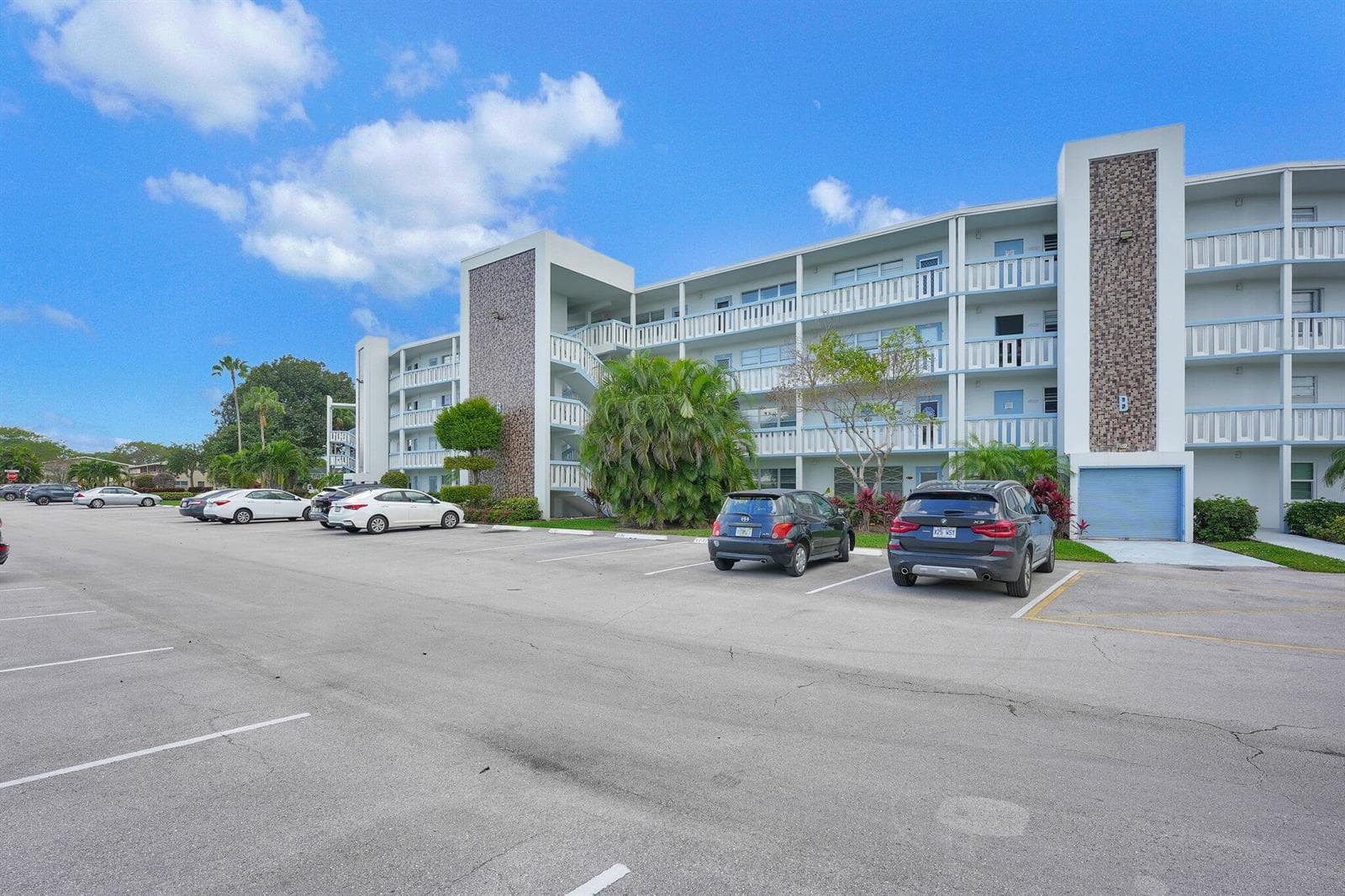 Single-family home at 4026 Swansea B Crescent, Deerfield Beach, FL
