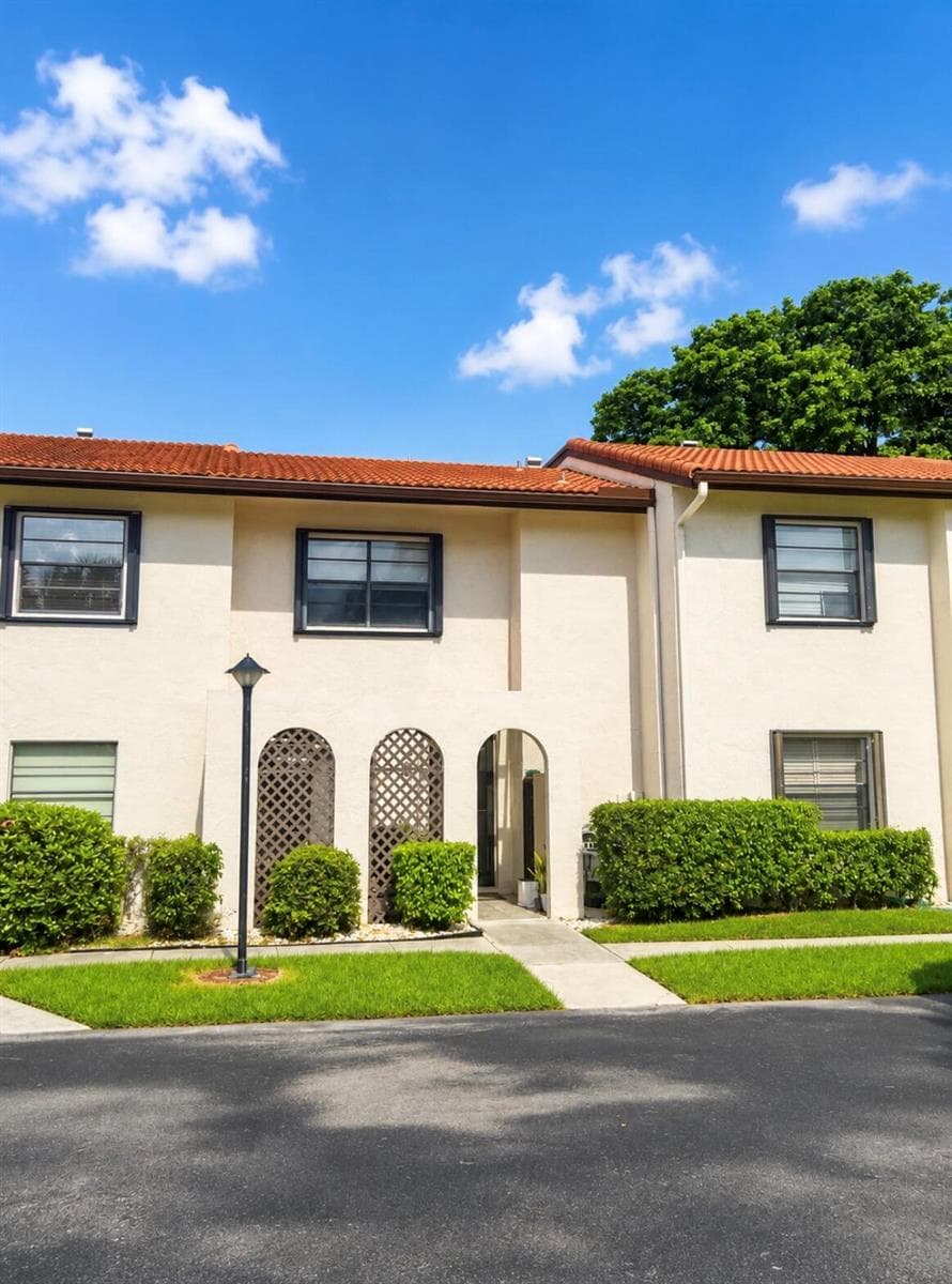 Condo at 8210 Casa Del Lago, Boca Raton, FL