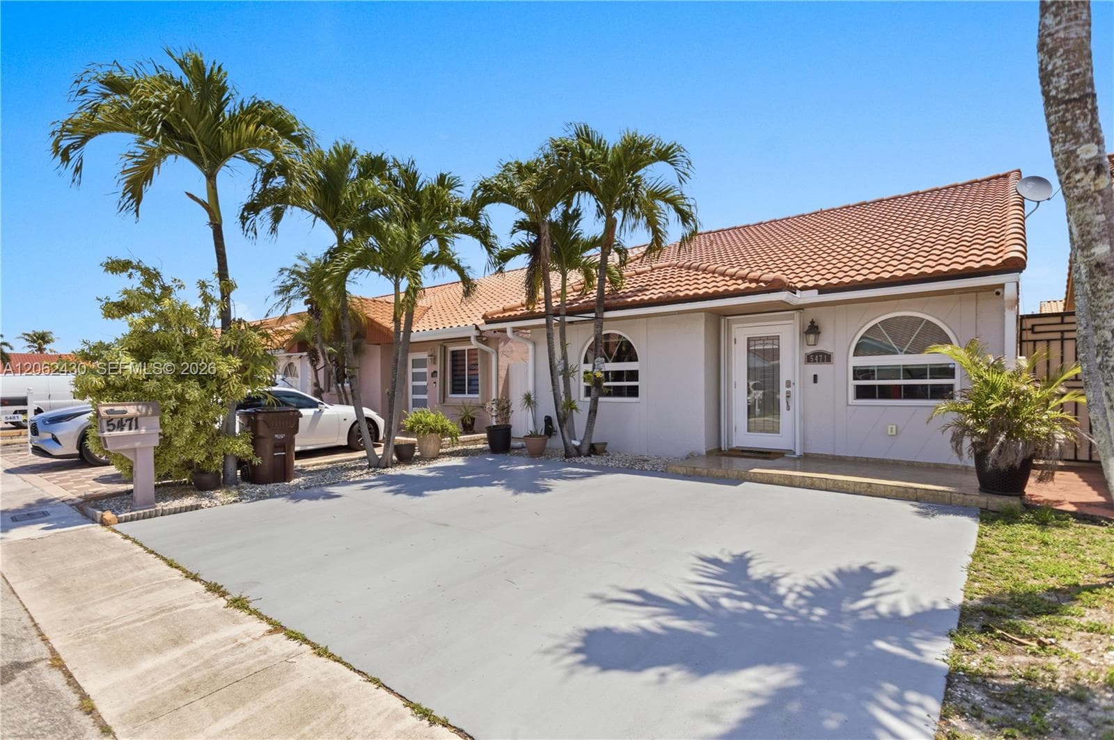 Single-family home at 5471 W 27th Ct, Hialeah, FL