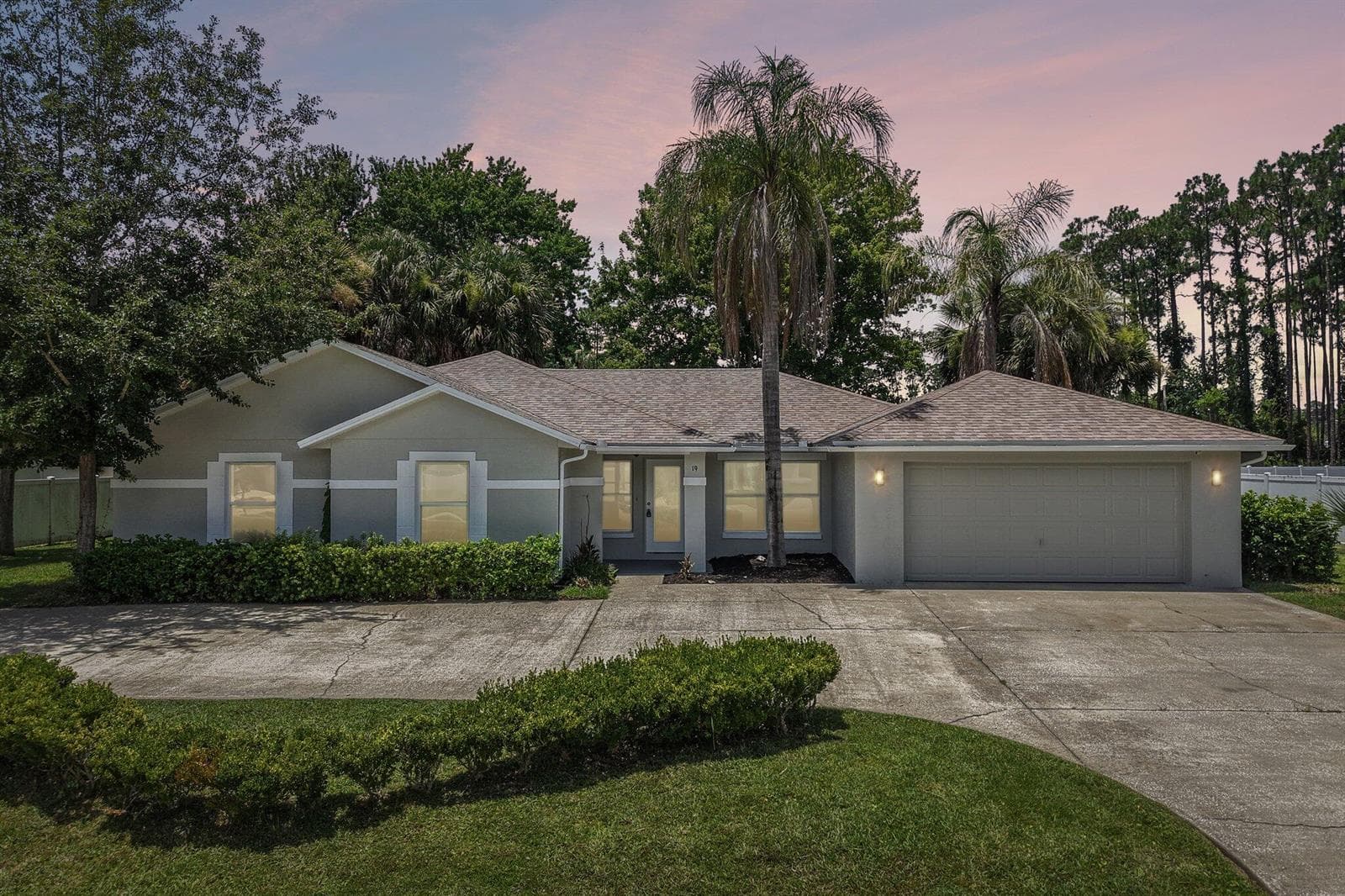 Single-family home at 19 Emerson Drive, Palm Coast, FL
