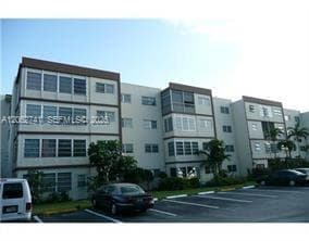 Condo at 4047 NW 16th St, Lauderhill, FL