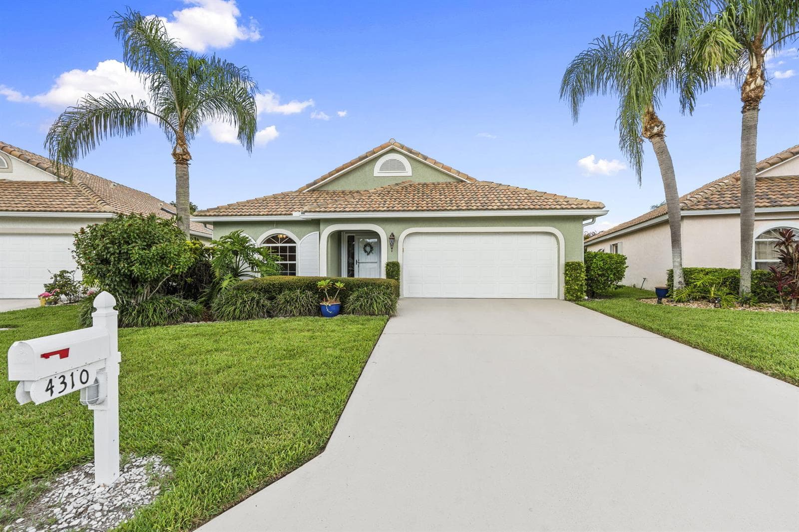 Single-family home at 4310 SE SCOTLAND CAY Way, Stuart, FL