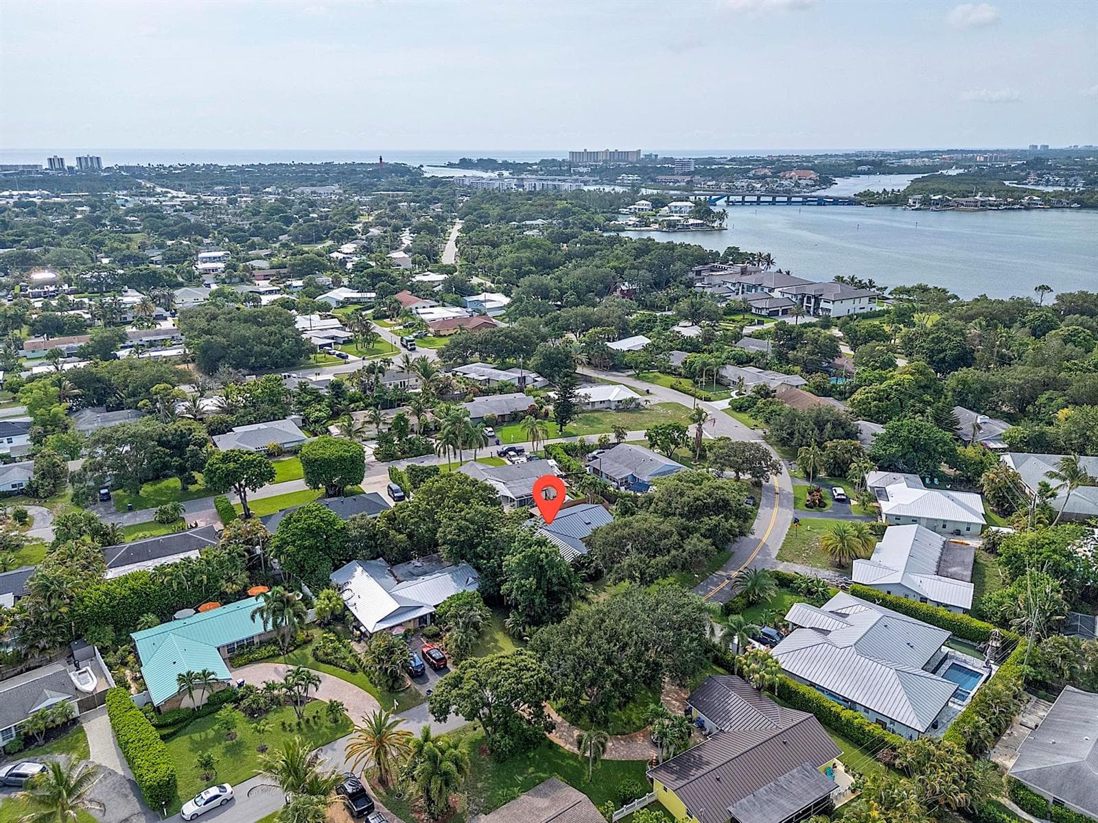 Single-family home at 119 W NORFOLK Road, Jupiter, FL