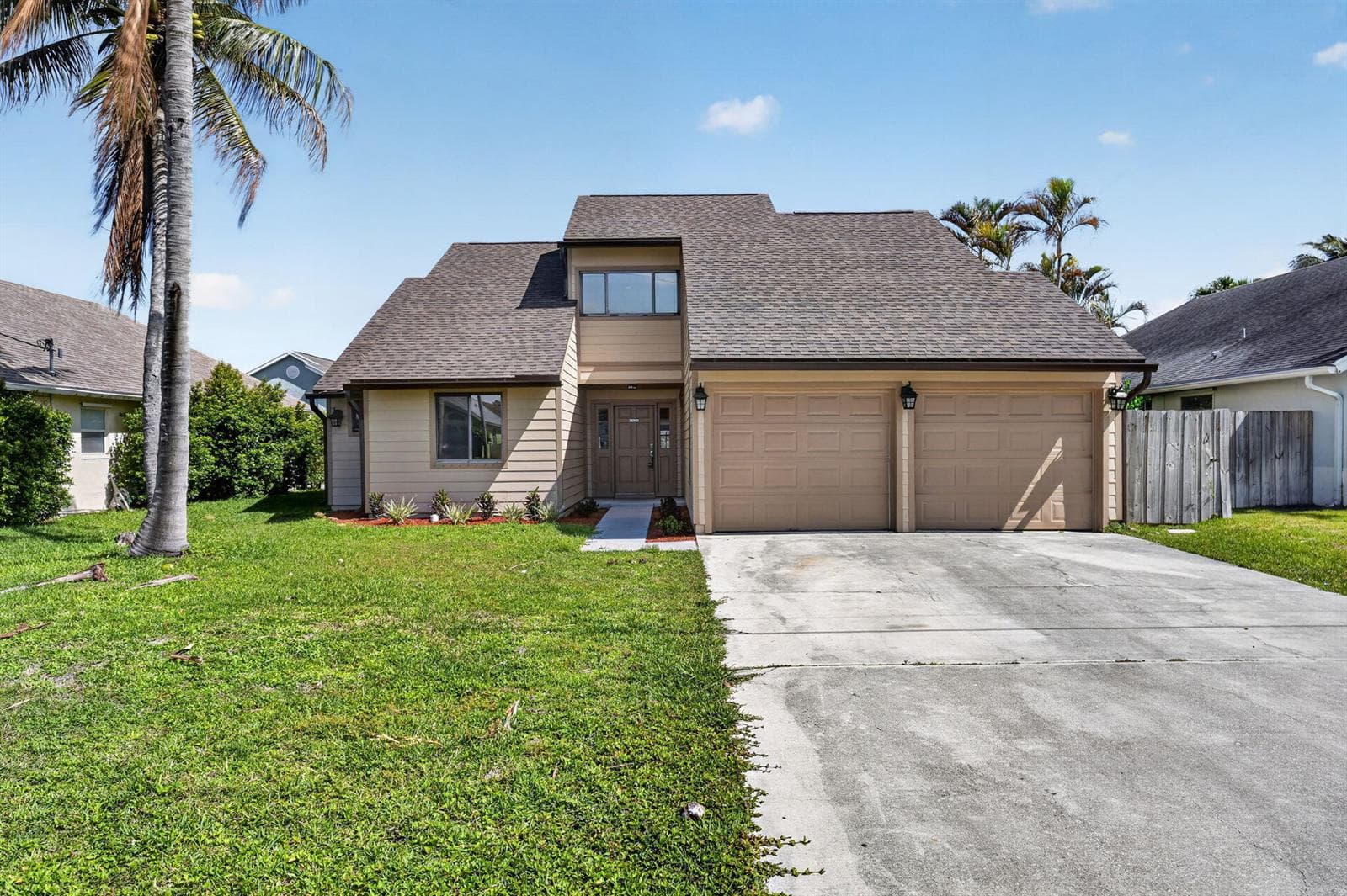 Single-family home at 6119 Mullin Street, Jupiter, FL
