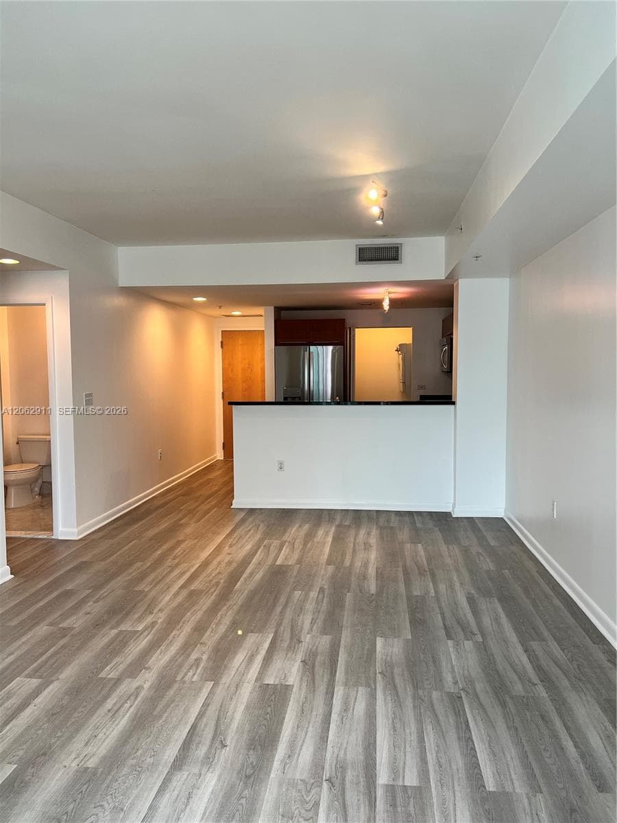 Condo at 244 Biscayne Blvd, Miami — photo 1