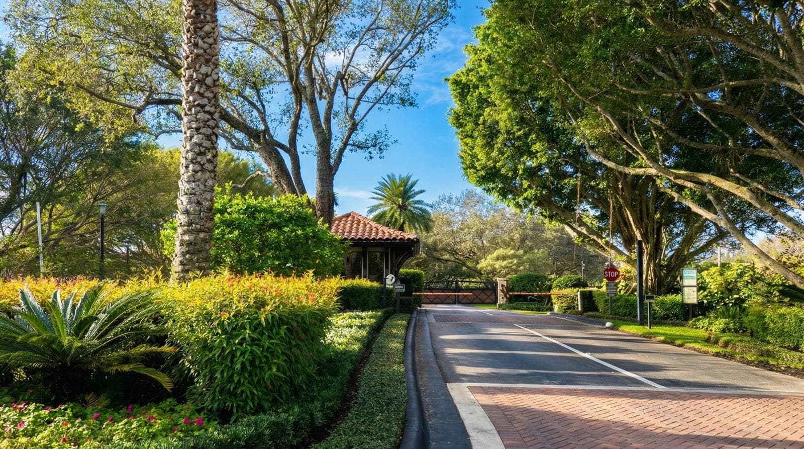 Single-family home at 3678 Touch Of Class Court, Wellington, FL