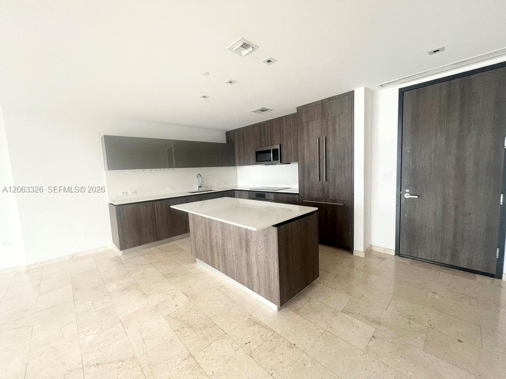 Condo en 68 SE 6th St, Miami — foto 3