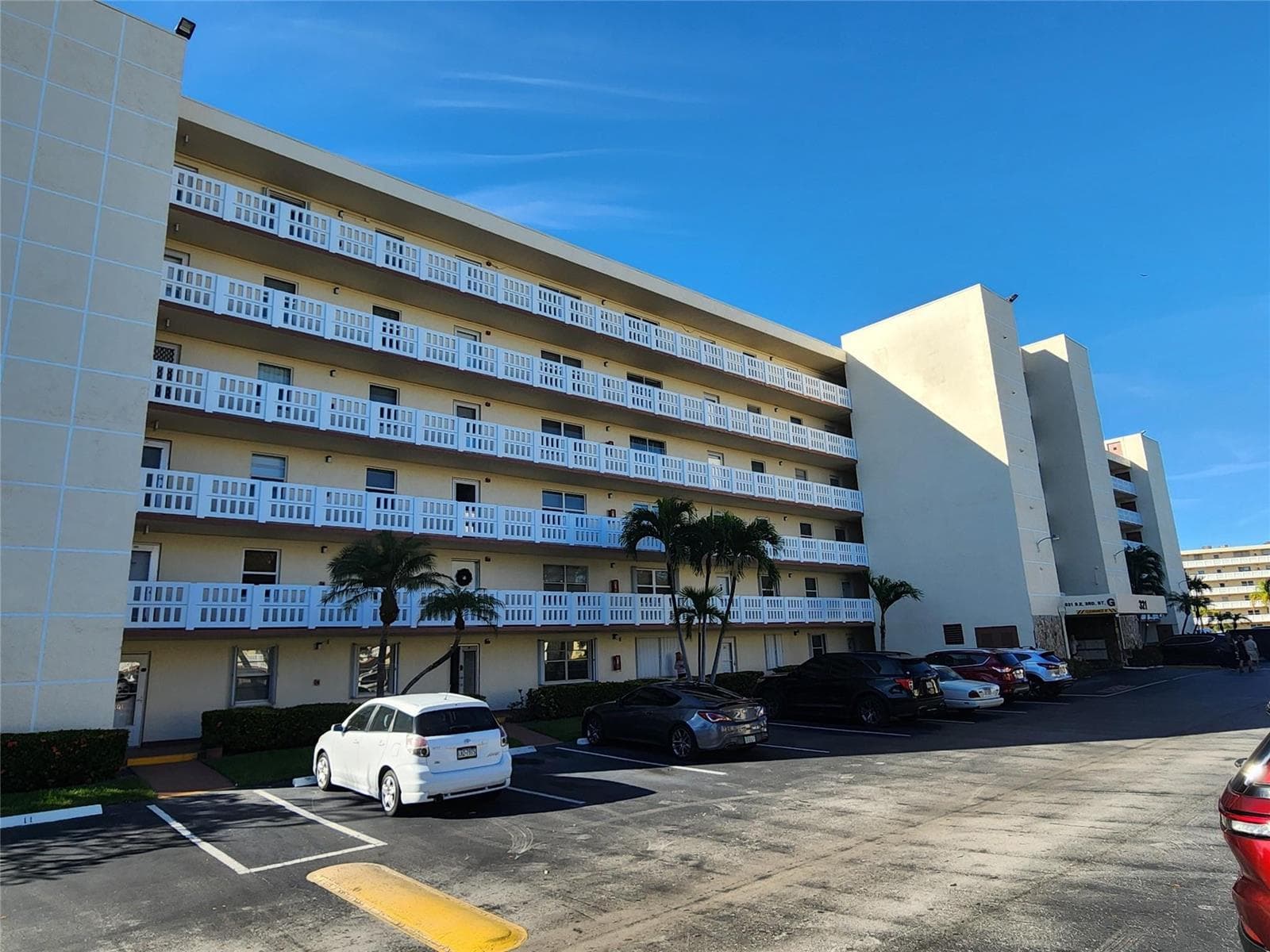 Condo at 321 SE 3rd Street, Dania Beach, FL