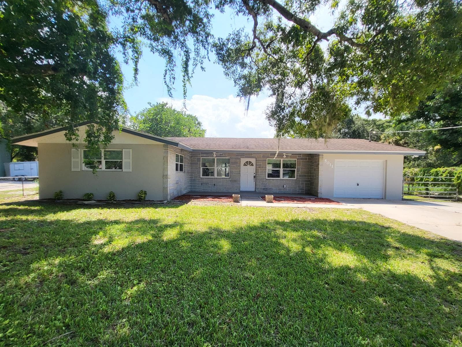 Single-family home at 5011 S 2ND Street S, Fort Pierce, FL