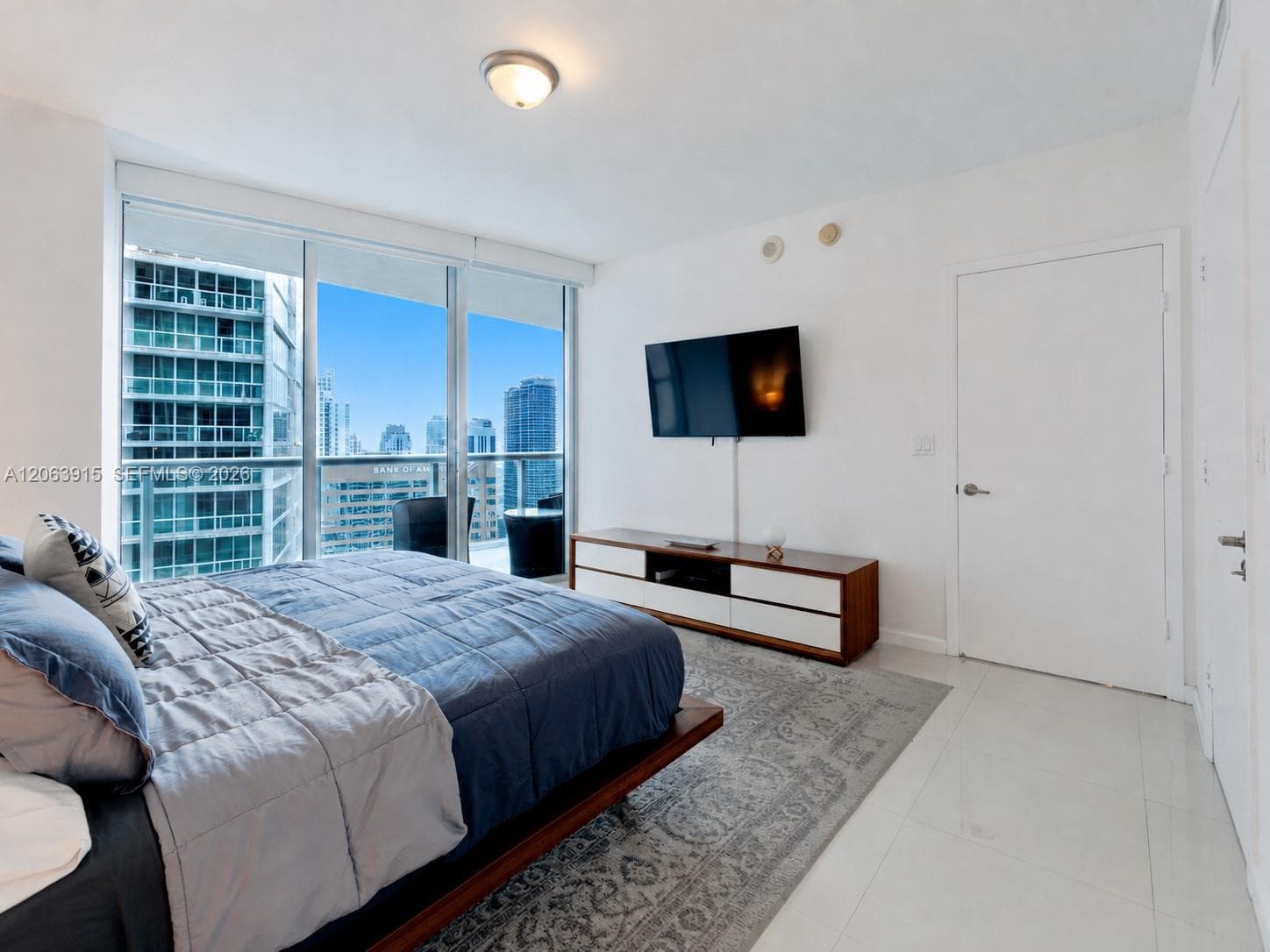 Condo at 475 Brickell Ave, Miami — photo 3