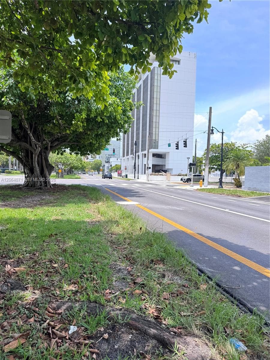Condo en 2530 SW 3rd Ave, Miami — foto 2