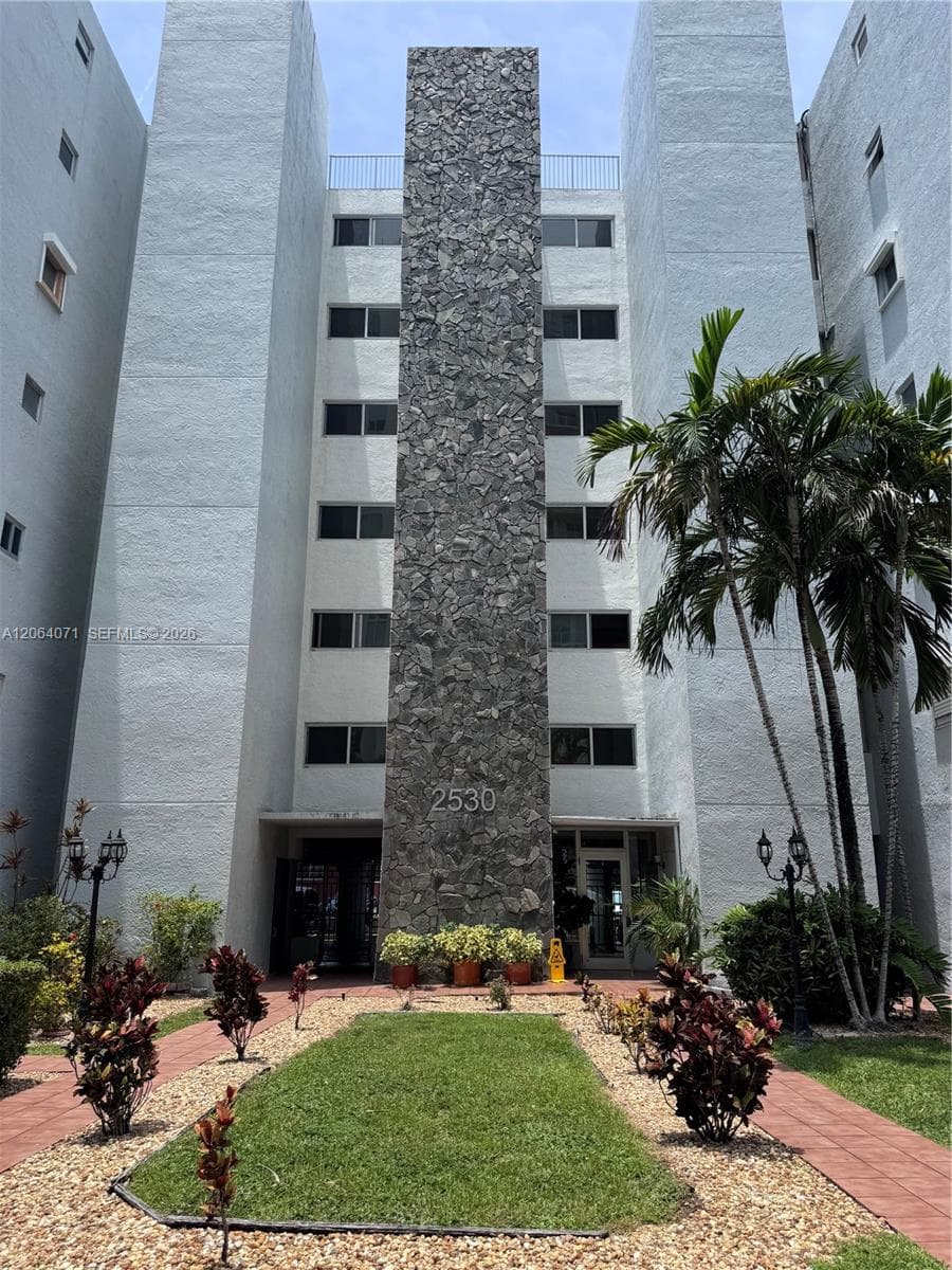 Condo en 2530 SW 3rd Ave, Miami — foto 3