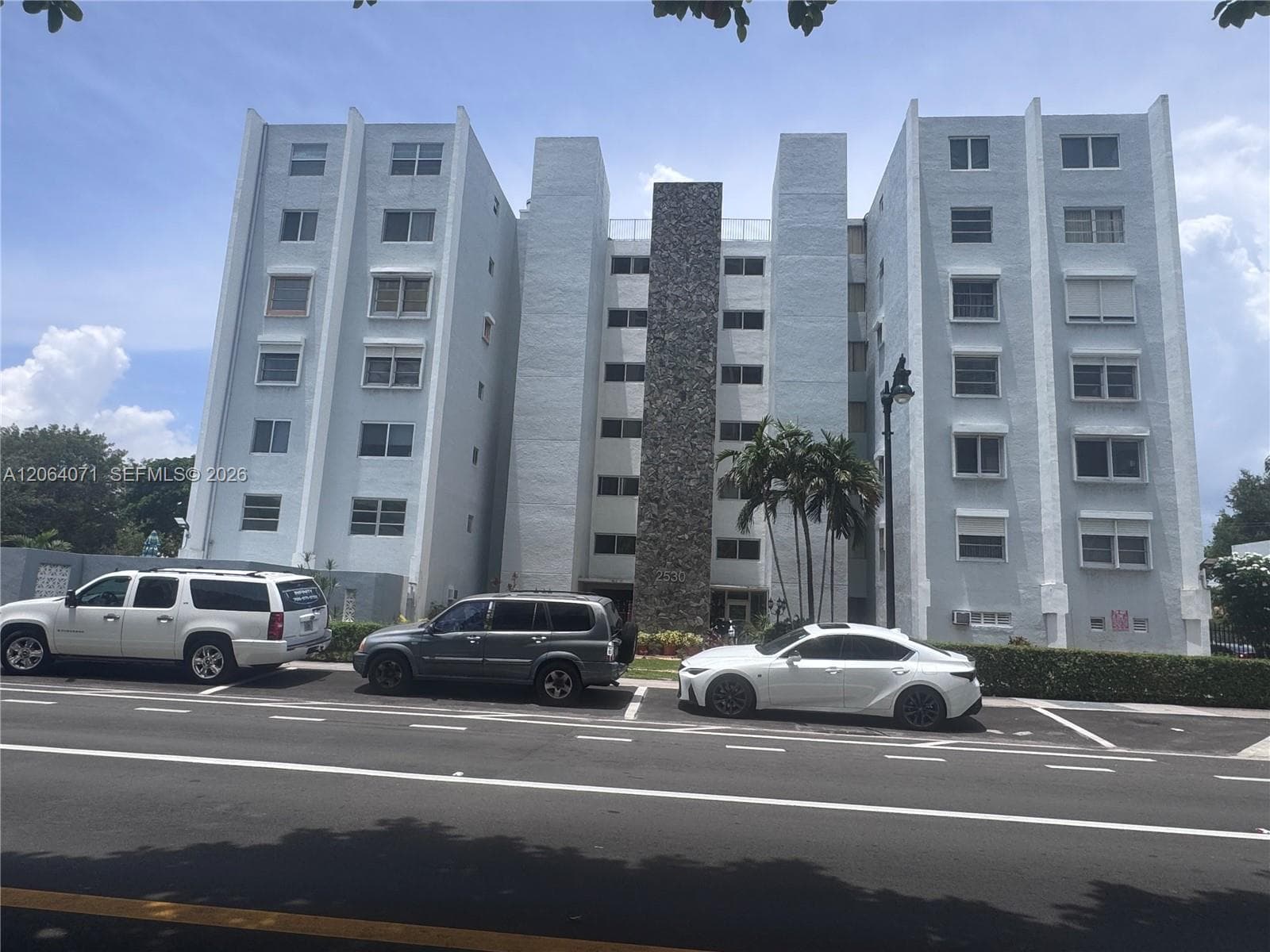 Condo en 2530 SW 3rd Ave, Miami — foto 1