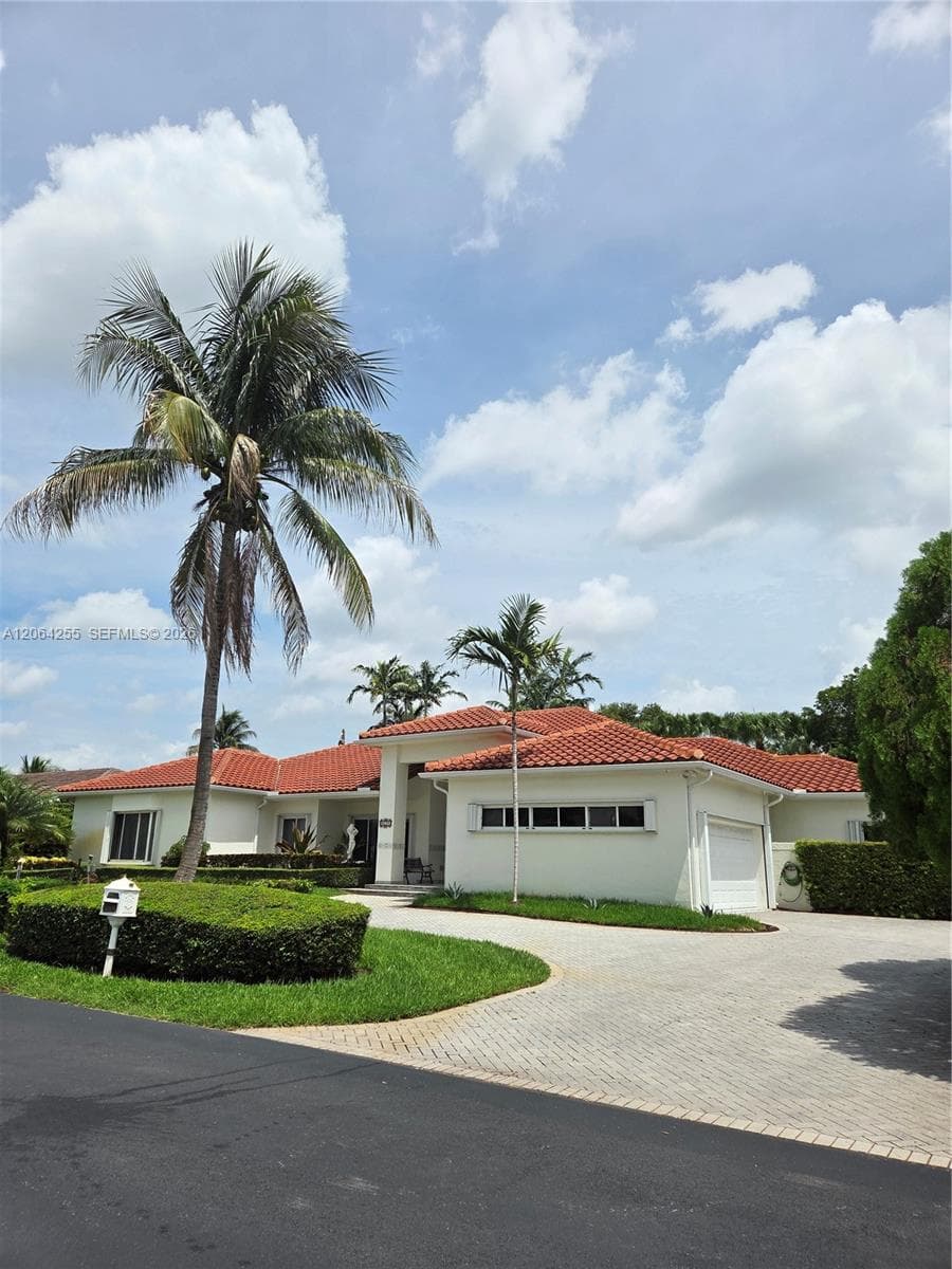 Single-family home at 8235 SW 85th Ter, Miami — photo 2
